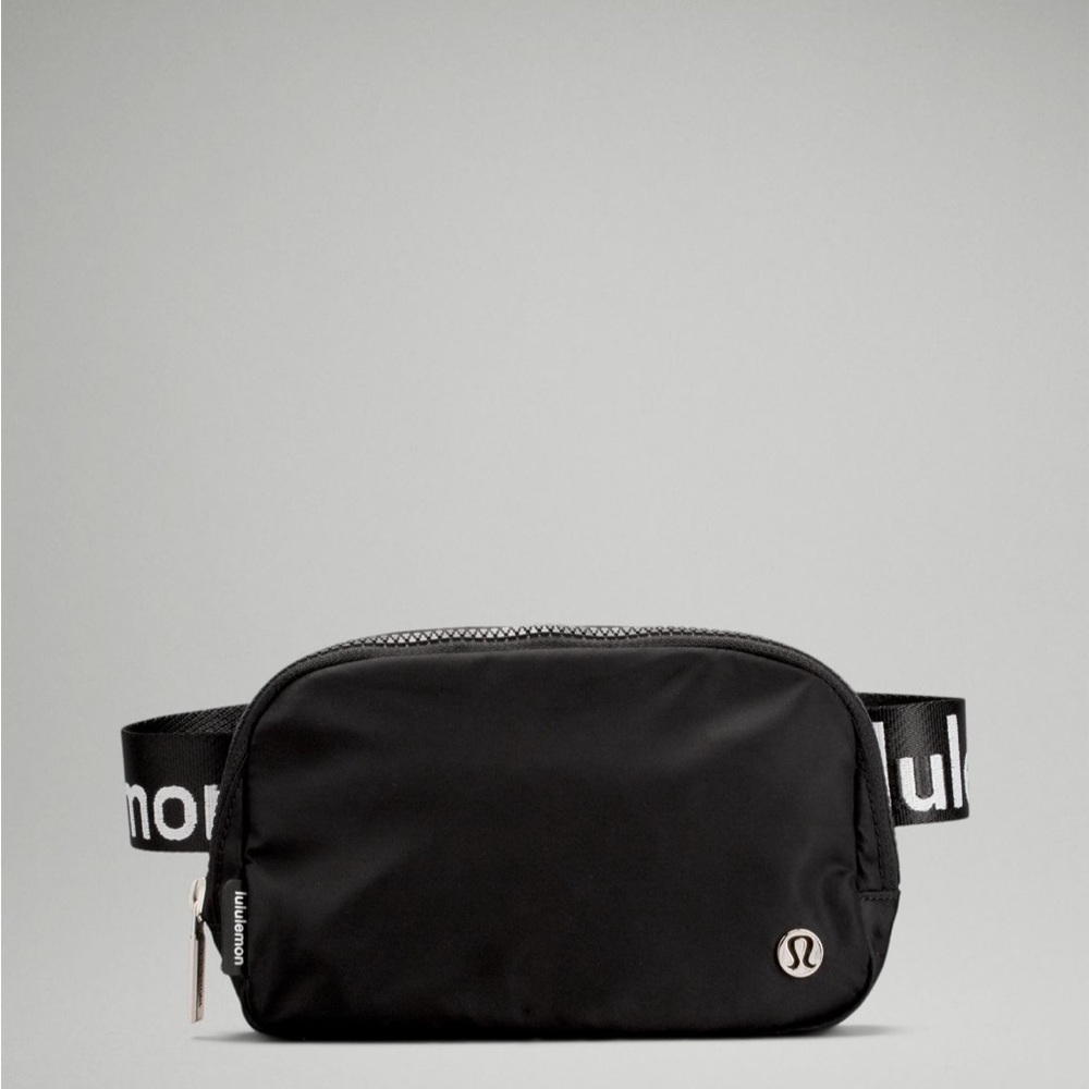 🖤lululemon everywhere belt bag 🖤